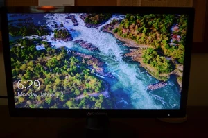 Gateway 20" 1600x900 Computer Monitor HX1953L -VGA & DVI-D Inputs - Picture 1 of 5