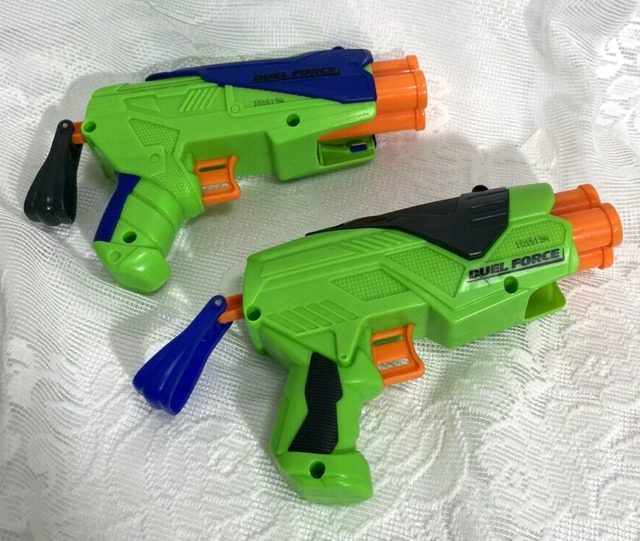 Preços baixos em Adventure Force Nerf Doomlands 2169 Pistolas de Dardos e  Dardos Macios