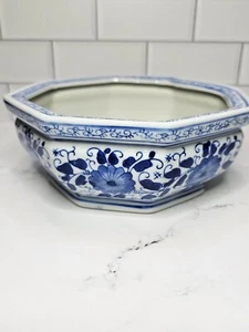 China Blue and white Porcelain Hexagon Bowl or Incense Burner - Picture 1 of 10