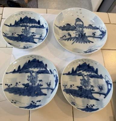 Juego de 4 platos chinos de porcelana azul y blanco “Leading a Buffalo Over Lake Bridge” Foto 1 de 4