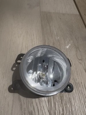 TYC FACTORY CONDITION 2010-2017 JEEP DODGE SINGLE FOG LIGHT - Image 1 of 3