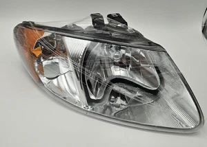Fits 2001-2007 Dodge CARAVAN TOWN & COUNTRY Headlight TYC 20-6021-00-1 Passenger - Foto 1 di 8