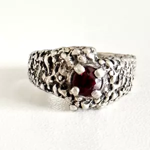 Anello Vintage Argento Sterling 925 Granato Modernariato Unico Fascia Brutalista Misura 6 - Foto 1 di 11