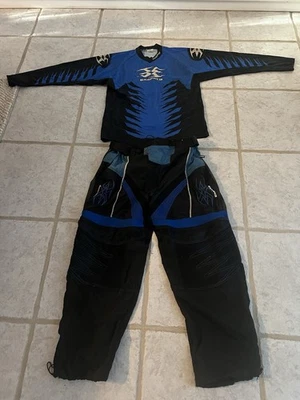 Conjunto de camiseta y pantalones de paintball Empire Contact azul/negro - grande - usado Foto 1 de 4