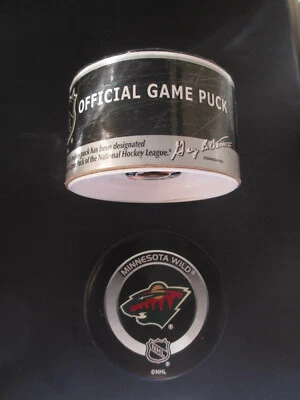 Minnesota Wild Oficial 2002-04 Juego NHL Hockey Puck en Paquete Original Foto 1 de 3