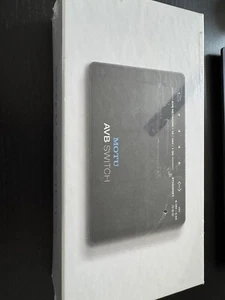 MOTU AVB SWITCH - Photo 1/2