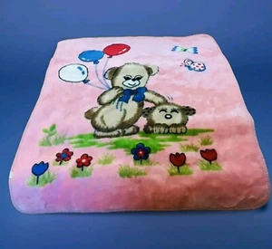 Vintage Teddybär hält Luftballons Streicheln kleiner Hund Fleece Babydecke - Bild 1 von 3