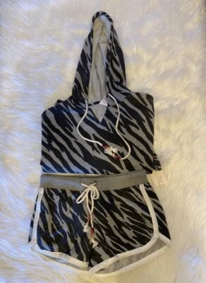 Conjunto corto de pijama con capucha cebra Secret Treasures para mujer talla XS (0-2) Foto 1 de 4