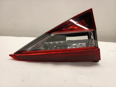Skoda Superb 3V Kombi original Rück/Schluss/Heckleuchte rechts innen Bj 2016 - Bild 1 von 3