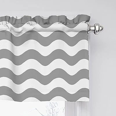 Cenefa de ventana Eclipse Wavy Chevron para oscurecimiento de habitación, gris, 42x18 Foto 1 de 4