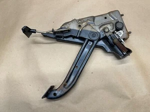 AMC MARLIN EMBAJADOR REBEL 1967 FRENO DE ESTACIONAMIENTO PEDAL MONTAJE BUEN AUTO OEM - Imagen 1 de 8