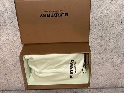  Zapatos Burberry niños ¡Perfecto Estado!! Foto 1 de 4