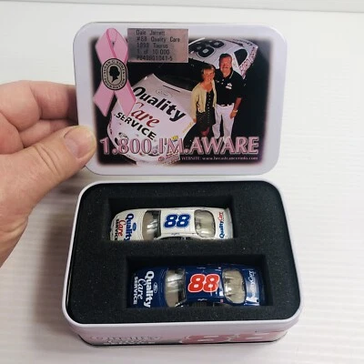 88 coches de coleccionista Dale Jarrett en caja de hojalata Fundación Susan G. Komen 1999 Foto 1 de 4