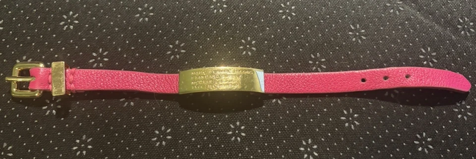 Pulsera de cuero rosa oscuro tono dorado Marc by Marc Jacobs Standard Supply 6-7" Foto 1 de 4