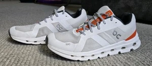On Running Cloudrunner Athletic Undyed White Flame Sneakers Uomo 11,5 LEGGI - Foto 1 di 11