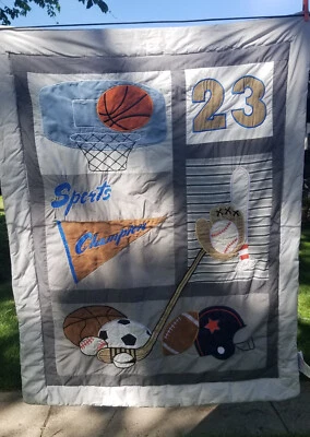 Toddler Bedspread /  34” Wide - 42” Long / By Baby Fad / Sports theme - Imagem 1 de 4