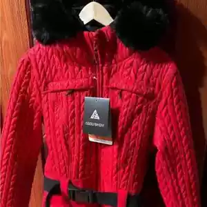 NUEVO CON ETIQUETAS GSOU SNOW Traje de Nieve Rojo Para Mujer Delgado Impermeable Talla S - Imagen 1 de 6