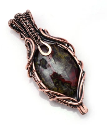 Colgante de joyería hecha a mano con alambre de cobre con piedras preciosas de piedra de sangre Drgon 2,15" Foto 1 de 4