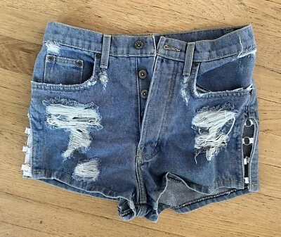 Pantalones cortos de mezclilla Carmar talla 26 Foto 1 de 4