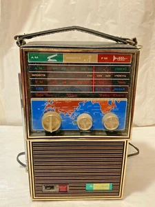 Vtg Portable SoundWave AM/FM Sports Radio Battery Operated World Atlas Front - Picture 1 of 12