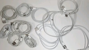 LOT DE CÂBLES LIGHTNING D'ORIGINE APPLE - ETAT D'USAGE PROVENANT DE CLAVIERS MAGIC - Photo 1 sur 4
