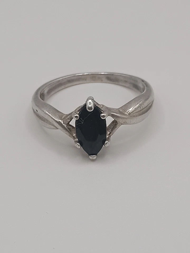 ANILLO AVON PLATA DE LEY 925 Y JADEÍTA NEGRA JADE TALLA 9 Foto 1 de 4