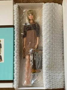 Figura Muñeca Petworks CCS momoko 13SP Home Breath of Spring Avellana Latte - Imagen 1 de 7