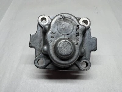 Porsche 914 Oil Pump Assembly 021.115.109A #2 Foto 1 de 4