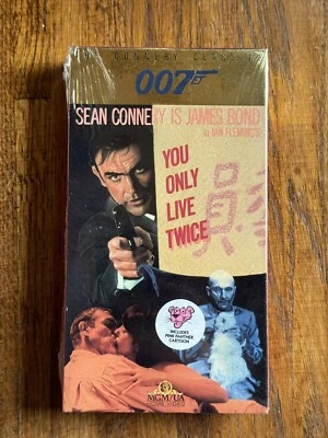 You only live twice sealed VHS with original blockbuster sticker 007 Foto 1 de 2
