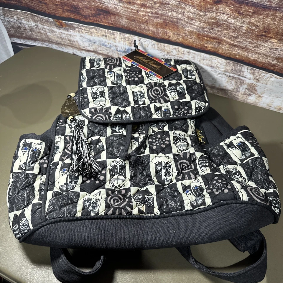 Bolso Mochila Acolchada Laurel Burch Blanco y Negro Gatos Salvajes Nuevo con Etiquetas Cierre Cinchado Foto 1 de 4
