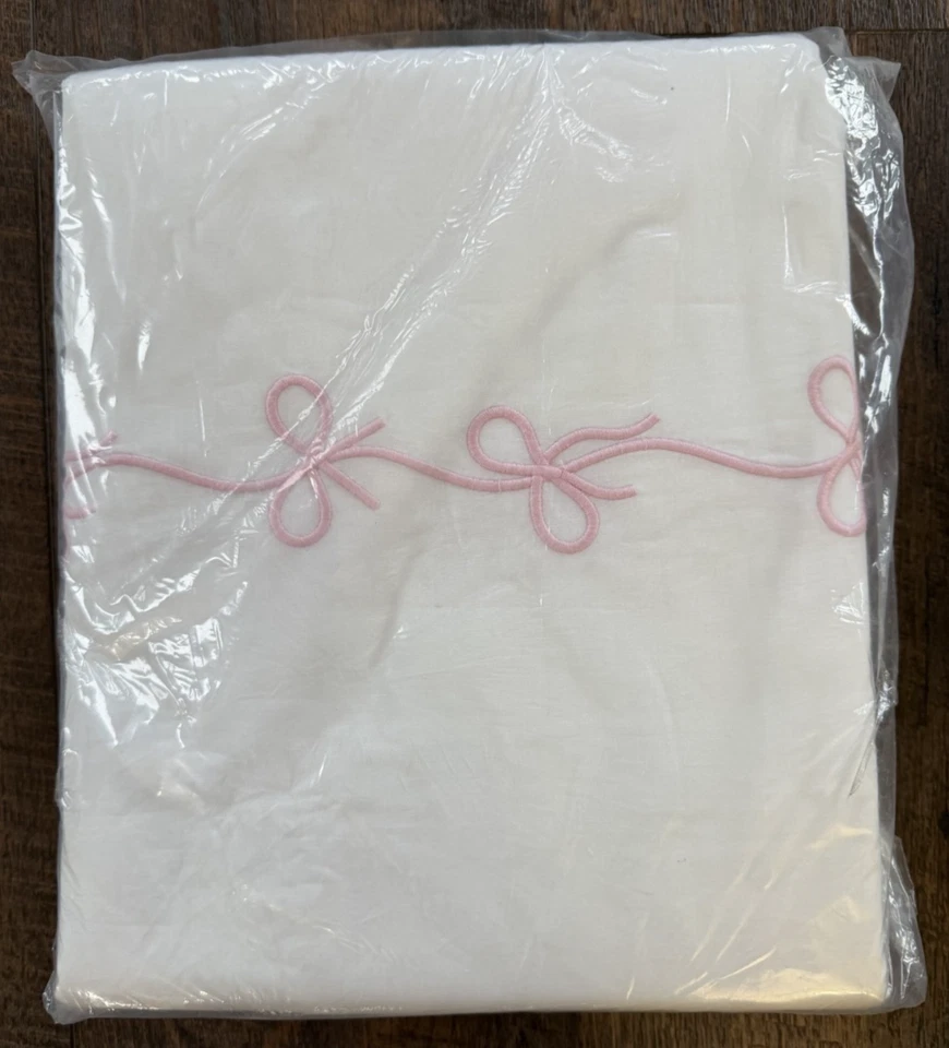 Nueva funda nórdica Pottery Barn Kids con borde de arco doble Foto 1 de 2