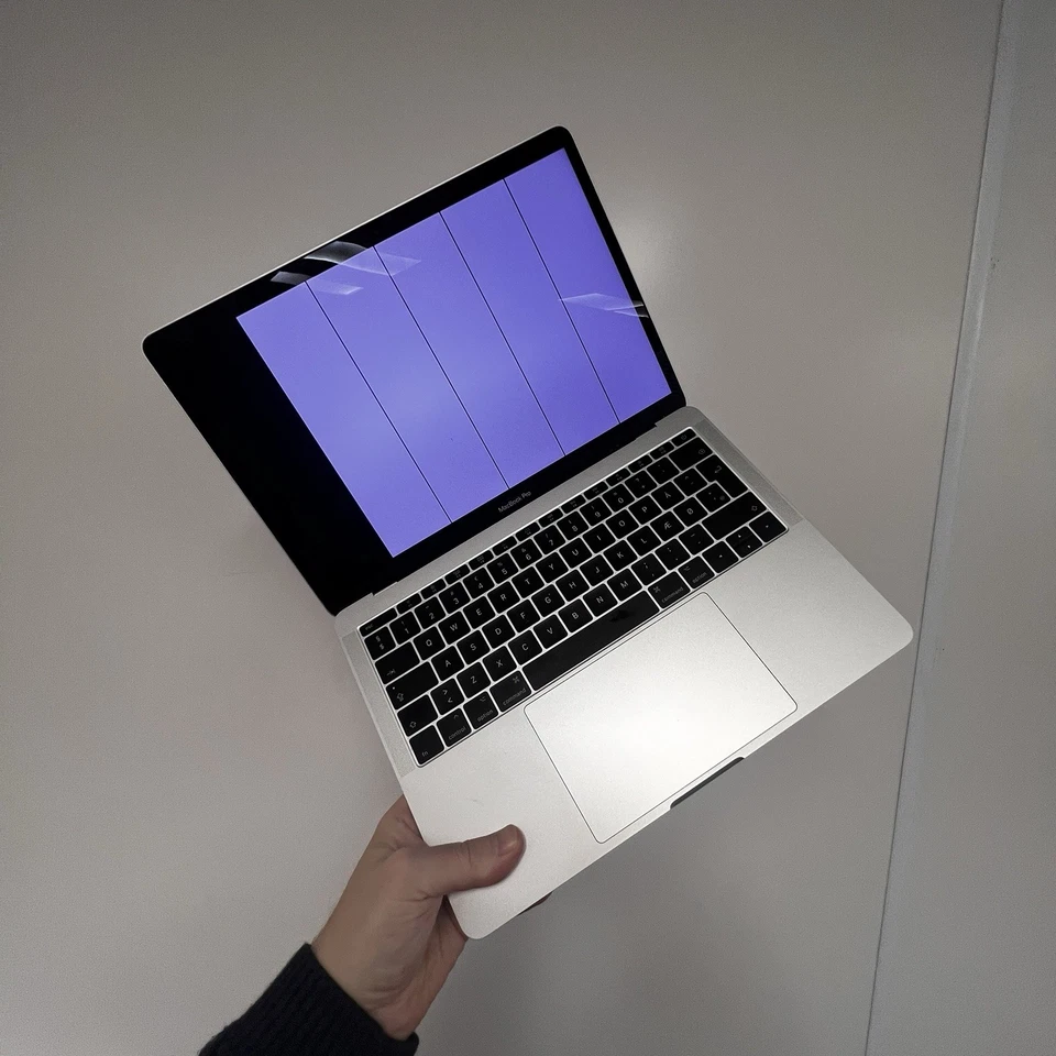 MacBook Pro (13-inch, 2018 Two Thunderbolt 3 ports) 2.3 Ghz i5 256GB 8GB RAM - Image 1 of 4