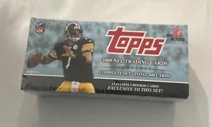 TOPPS 2009 NFL TRADING CARDS COMPLETE SET 440 CARDS NEW FACTORY SEALED - Picture 1 of 2