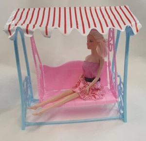 1x Mueble de plástico rosa y azul para casa de muñecas columpio de jardín para muñecas de moda - Imagen 1 de 12