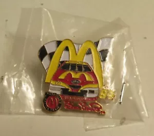 Spilla risvolto auto Bill Elliott 1997 McDonald's Racing Team Ford Thunderbird Race NOS - Foto 1 di 9