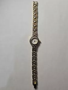 Orologio Vintage Quarzo Giappone Movimento Donna Tonalità Oro Argento Fiore Safari Luxe - Foto 1 di 11