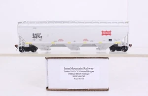 HO InterMountain Railway Trinity 5161 Covered Hopper Frisco BNSF Heritage 486742 - Picture 1 of 9