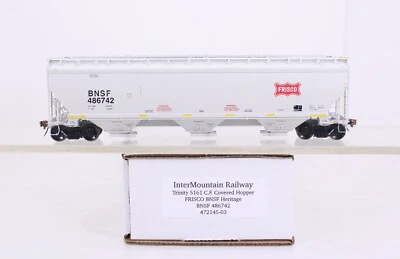 HO InterMountain Railway Trinity 5161 Covered Hopper Frisco BNSF Heritage 486742 - Image 1 of 4