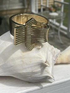 Armband signiert Ledo POLCINI . Bright Goldtone 7" 1948 Clamper Lesen - Bild 1 von 9