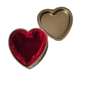 Portagioie oro forma cuore coperchio foderato velluto rosso inciso Buona festa della mamma - Foto 1 di 7