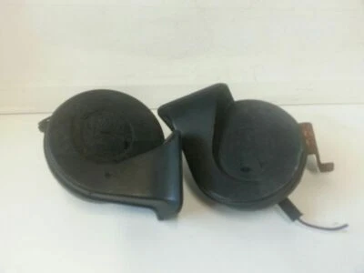 SET OF HORNS FITS 01 02 03 04 05 06 07  FORD ESCAPE   D202-158058 - Image 1 of 4