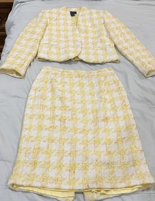 Bigio Luxury Blazer Skirt Suit Size 8 Yellow White Vintage Knit - Image 1 of 4