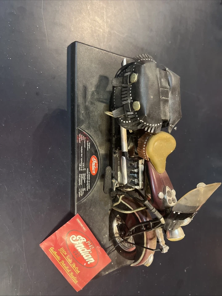 Tootsietoy 1942 Indian 442 Bagger Diecast Motorcycle 1:10 Burgundy - Image 1 of 4