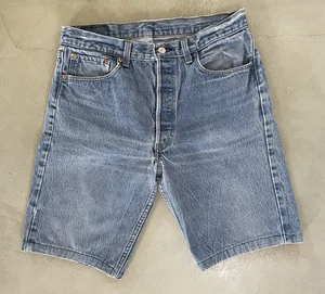 Pantalones Cortos De Colección Levi's 501 Botón Mosca Jean Azul Denim Hecho en EE. UU. Talla 34 (32x8) - Imagen 1 de 9