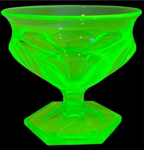 Uranglas offen Salz Dip grün Vertiefung leuchtet gerippt 3,5" Tasse Schüssel MCM - Bild 1 von 7