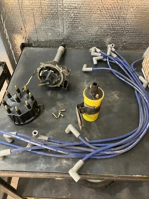 MERCRUISER THUNDERBOLT ELECTRONIC DISTRIBUTOR ,COIL AND WIRES V8 5.7/350 5.0/305 - Image 1 of 4