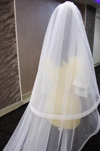 wedding veil with blusher horsehair trim scattered pearls - Picture 1 of 7