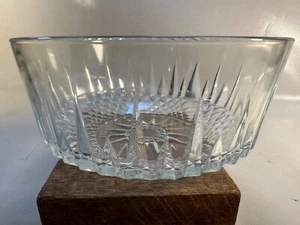 Arcoroc France 9” Clear Starburst Pattern Crystal Glass Serving Bowl - Picture 1 of 6
