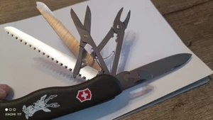 Victorinox knife Hunter Green Olive Color - Picture 1 of 10