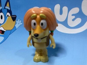 Modellino di ricambio Bluey Friend INDY Afghan Hound Pigtails Vest cane hippie NUOVO - Foto 1 di 11